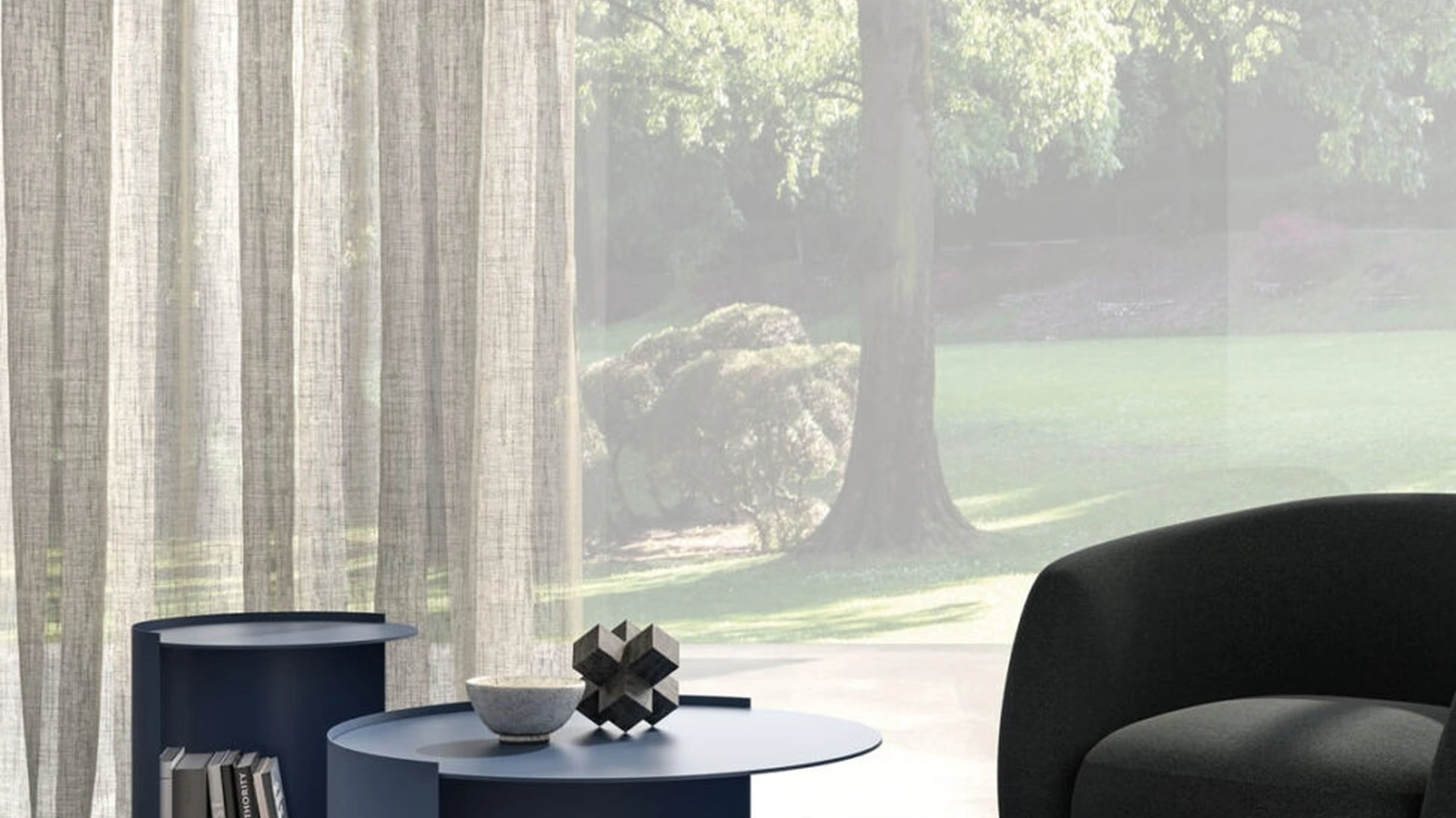 Tavolino laccato opaco blu Ibisco di Orme