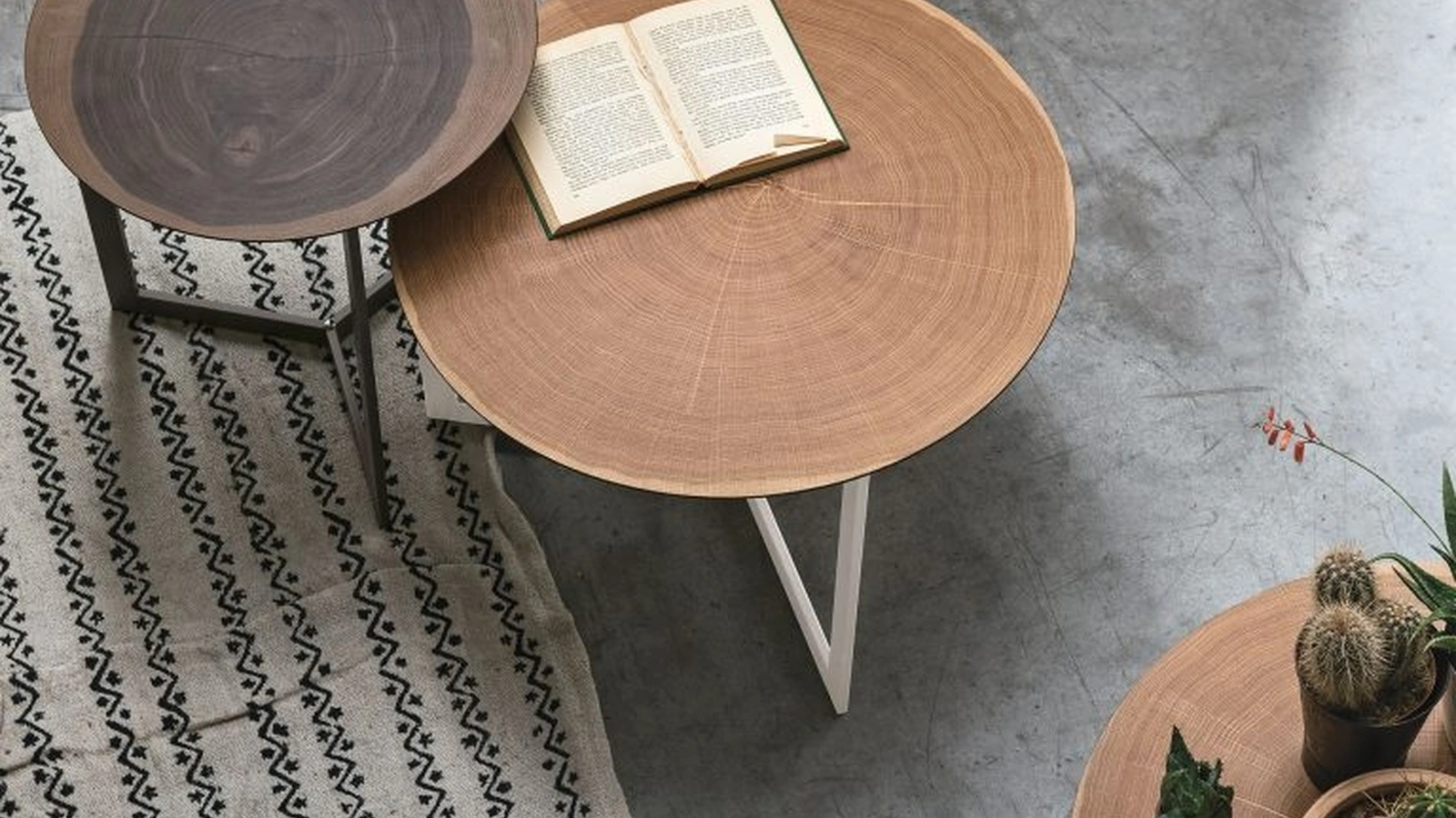 Tavolino Joy Wood con top in legno e base in metallo di Tomasella