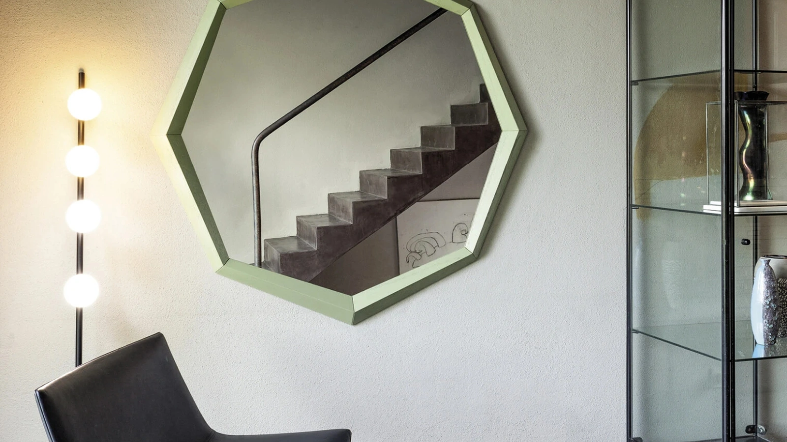 Specchio Diamond in massello di rovere di Devina Nais