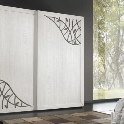 Armadio con ante scorrevoli Trend Style TR2618 in Frassino con traforo di Imba Srl