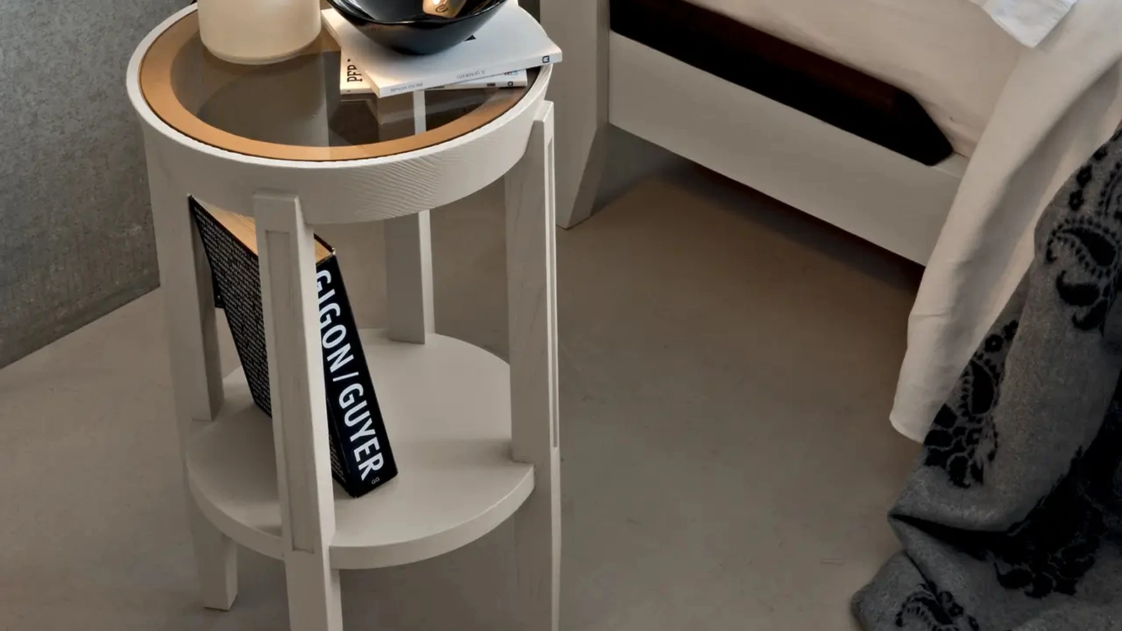 Comodino rotondo Giglio di Le Fablier