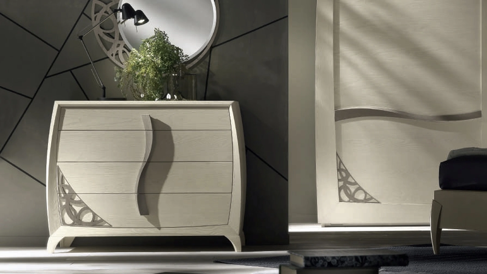 Comò in legno con decoro traforato Moon Project IM8541 di Imba Srl