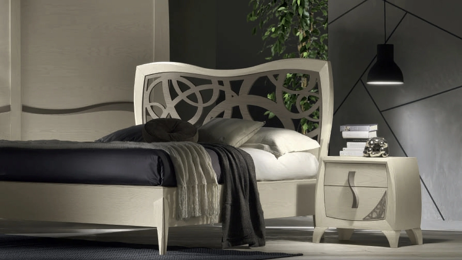 Comodino in legno con decoro traforato Moon Project IM8546 di Imba Srl