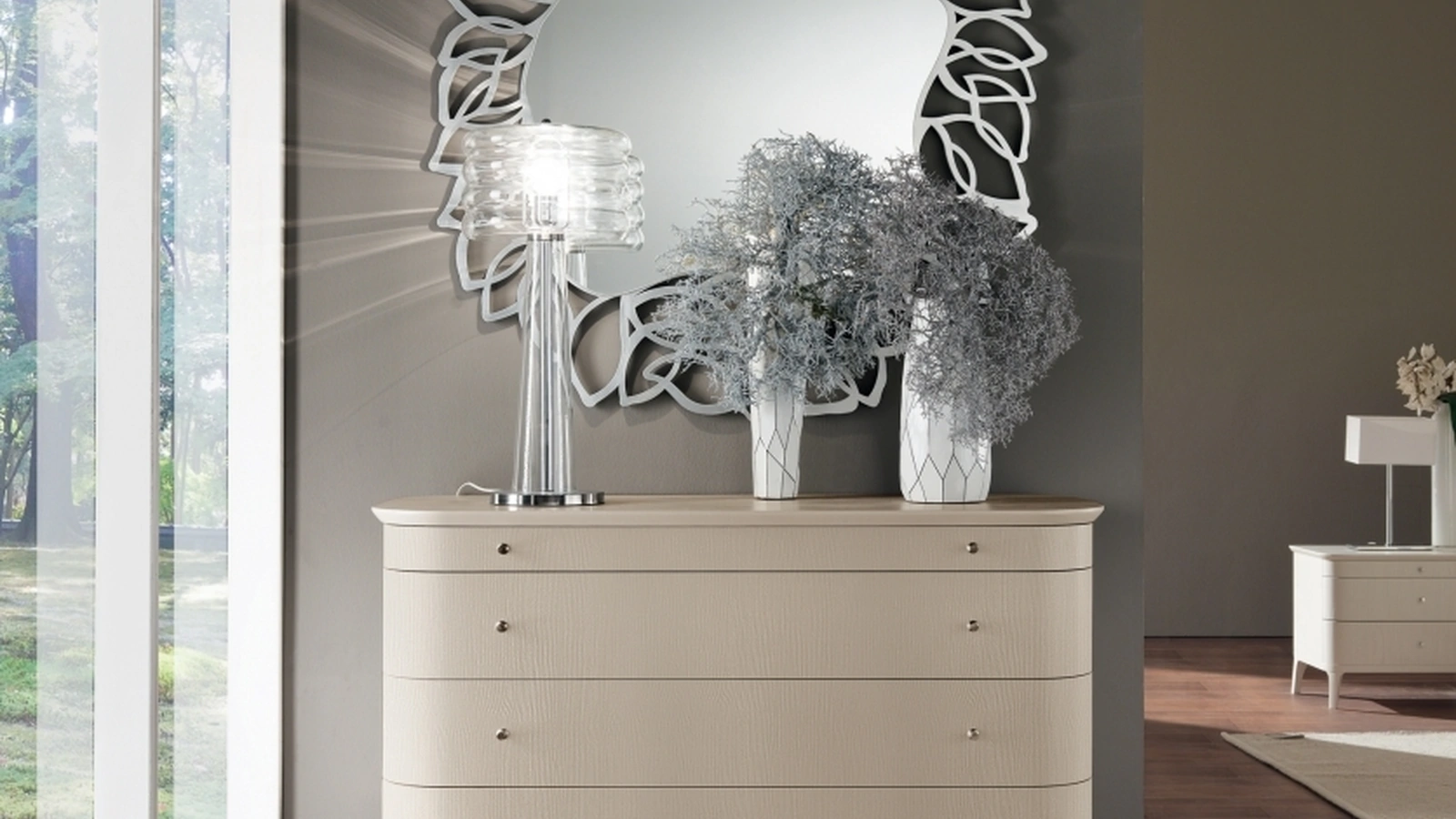 Comò Rosa Charme in legno di frassino laccato di Le Fablier