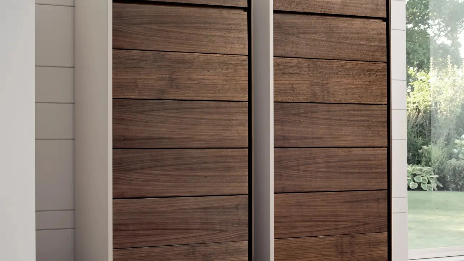 Cassettiera Vertice in noce canaletto di Le Fablier