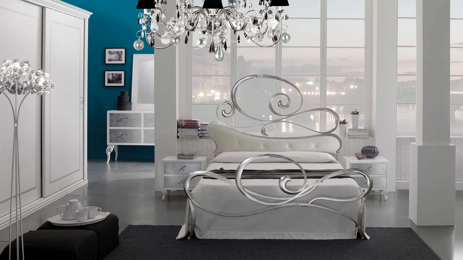 Letto in ferro battuto con testiera con pannello in pelle e cristalli Swarowski Athena di Florentiabed