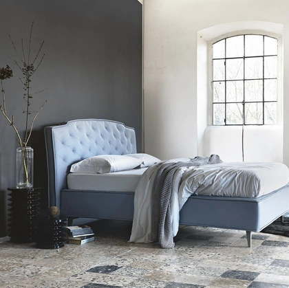 Letto in tessuto imbottito Frank di Noctis