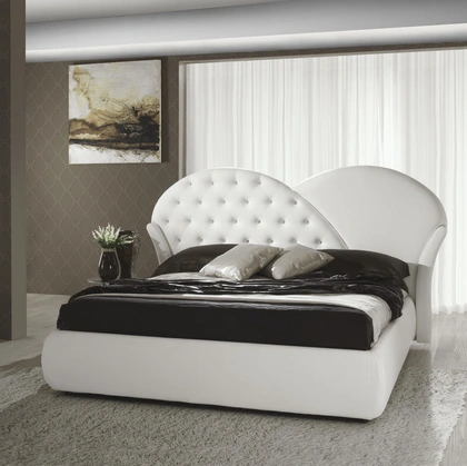 Letto classico in ecopelle con testiera trapuntata e contenitore Marubi di Imba Srl