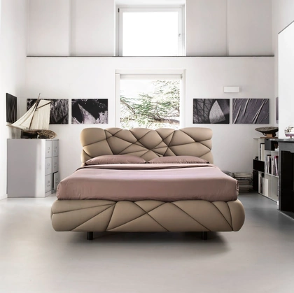 Letto di design imbottito e soffice come una nuvola Marvin di Noctis
