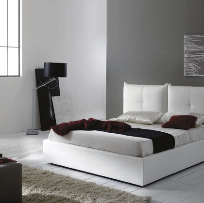 Letto in ecopelle Bianca imbottito con testiera e box contenitore Monica di Imba Srl