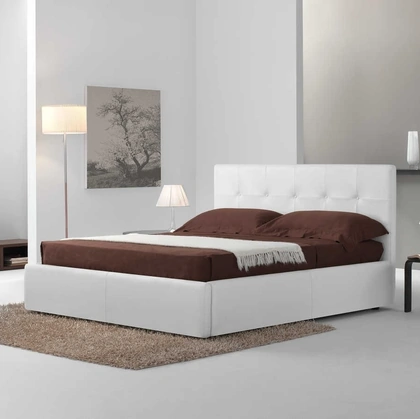 Letto in pelle con testiera Olbia di Tancredi salotti