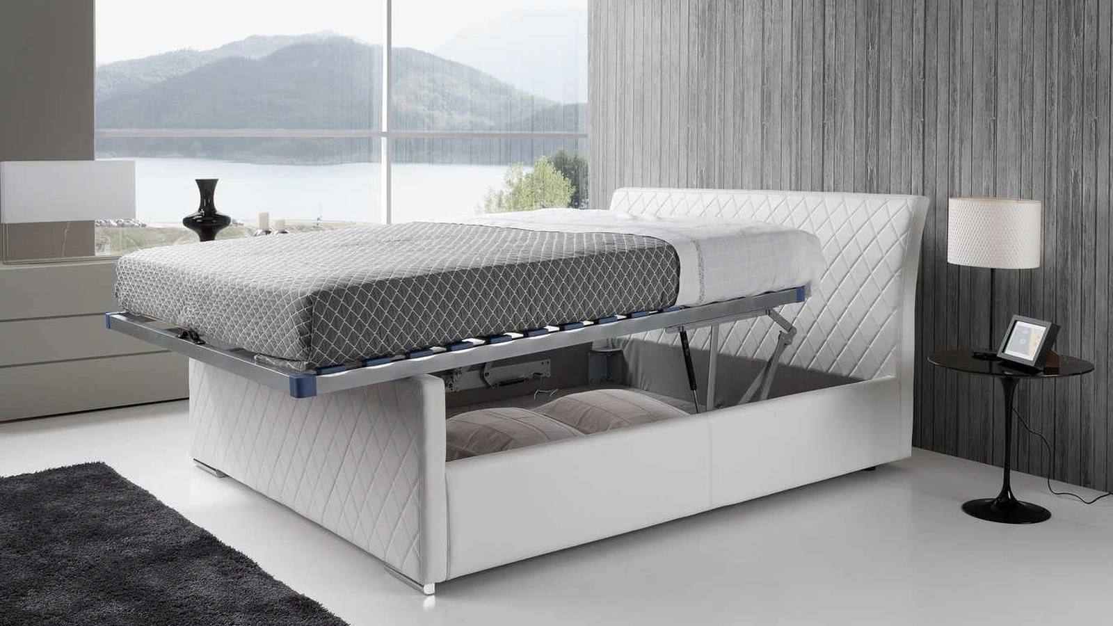 Letto in pelle con box contenitore Glamour di Tancredi salotti