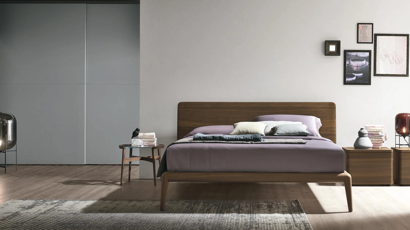 Letto Prado con testata in legno rovere termocotto di Tomasella