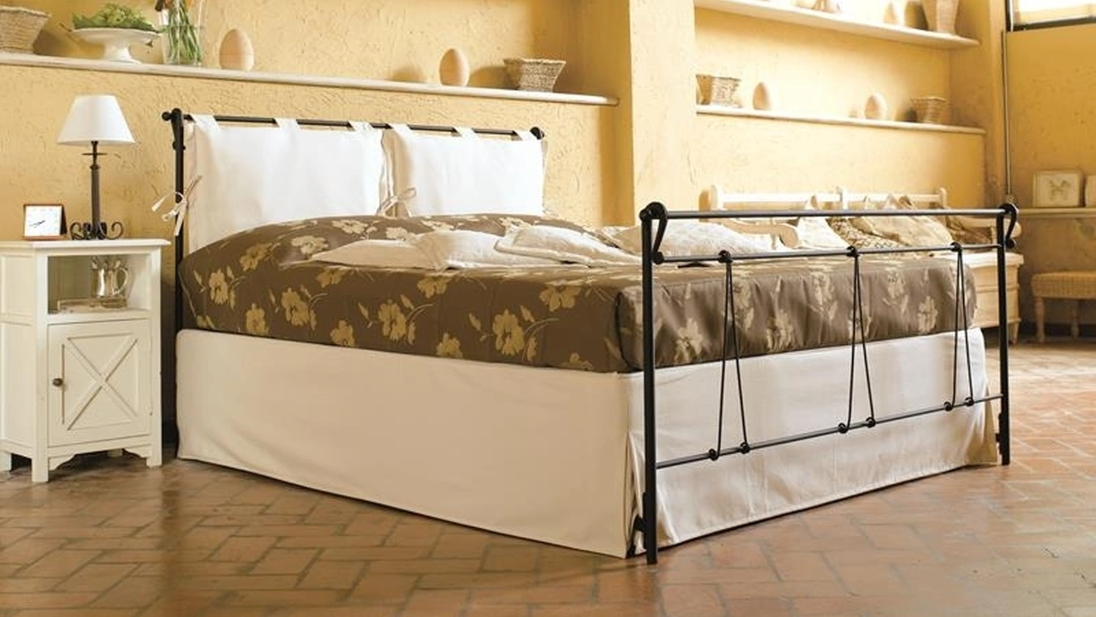 Letto in acciaio verniciato nero e tessuto Vivere di Hoppla