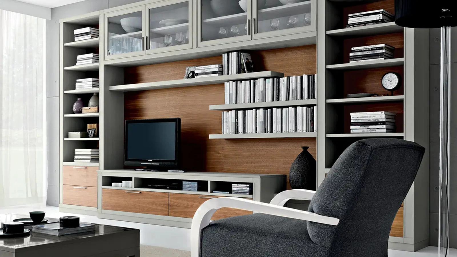 Parete Attrezzata in legno e laccato Melograno composizione 02 di Le Fablier