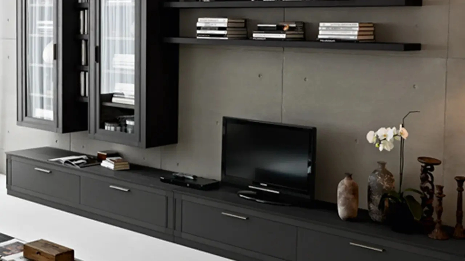 Parete Attrezzata i n laccato opaco Nero Melograno composizione 05 di Le Fablier