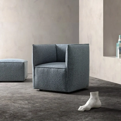 Poltroncina in tessuto dalla forma squadrata Craft di Samoa