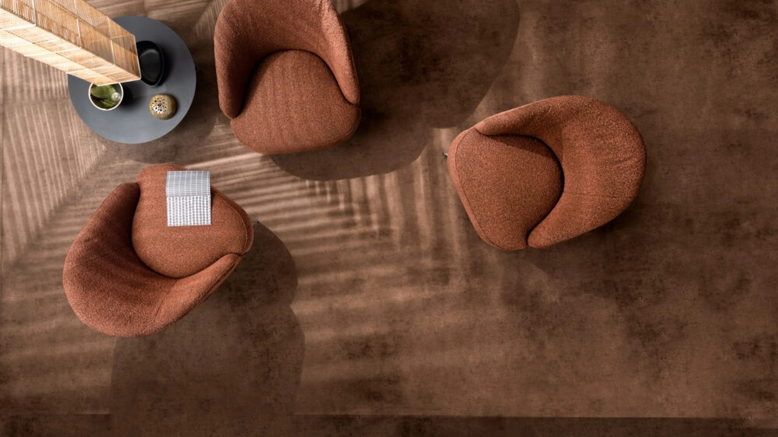 Poltroncina Ginko in tessuto di Samoa