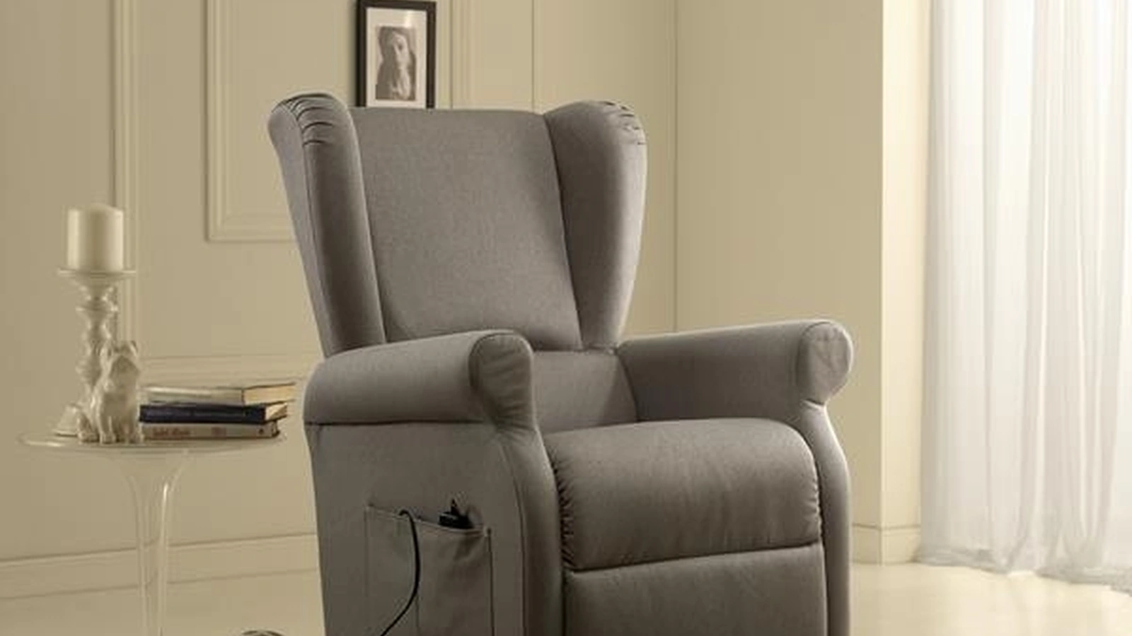 Poltrona relax motorizzata reclinabile con alzapersona in tessuto Bergere di Hoppla