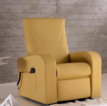 Poltrona relax in ecopelle reclinabile con alzapersona Hostess di Hoppla