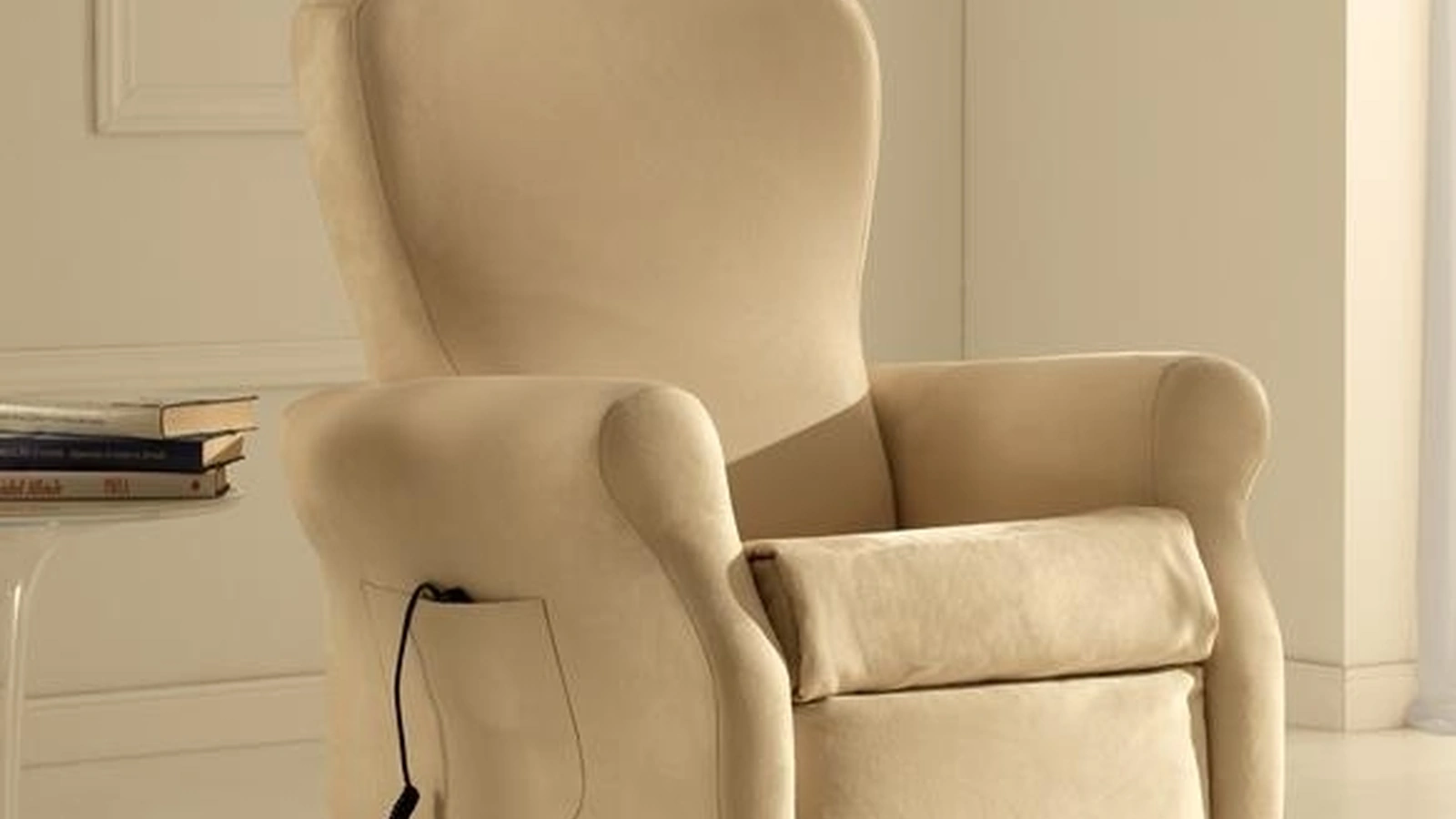 Poltrona in tessuto disponibile anche con ruote Relax di Hoppla