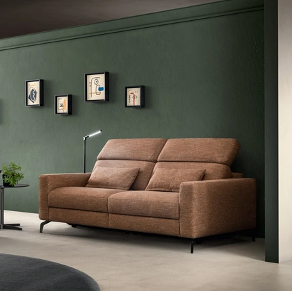 Divano Relax lineare in tessuto Space Speed di Samoa