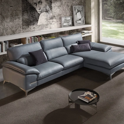 Divano in pelle con penisola Anita di Tancredi salotti