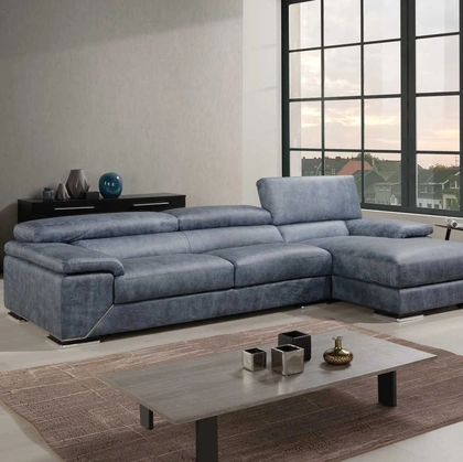 Divano in pelle con poggiatesta reclinabili e penisola Torino di Tancredi salotti