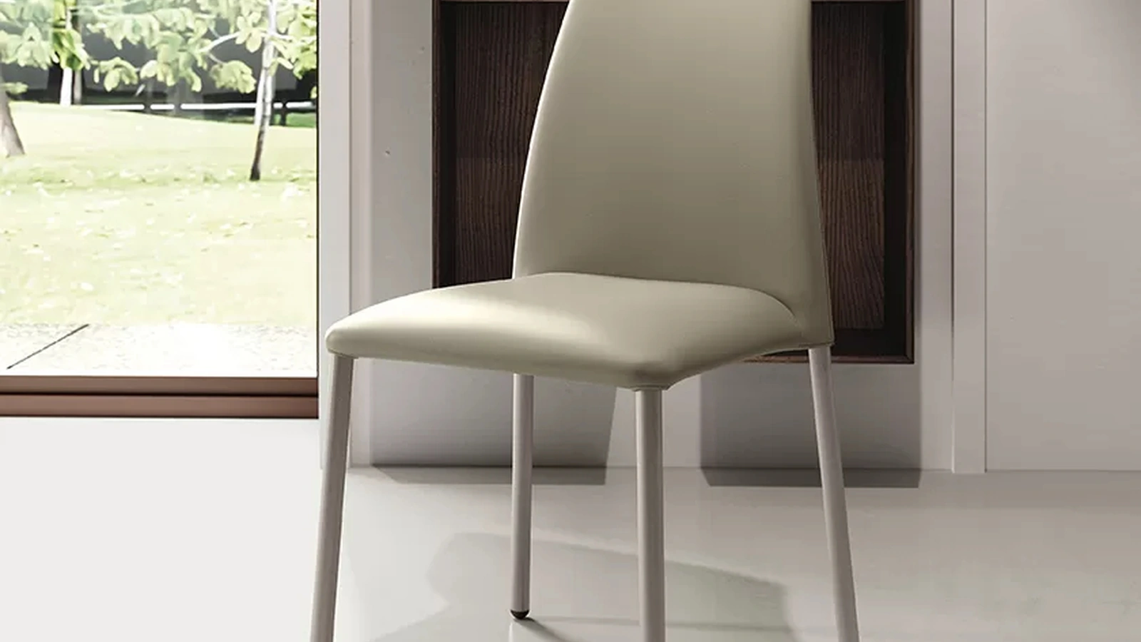 Sedia Cherry rivestita in ecopelle di Ingenia