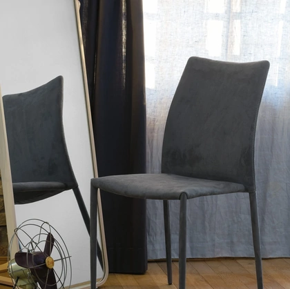 Sedia Amy in econabuk con struttura in acciaio di Ingenia