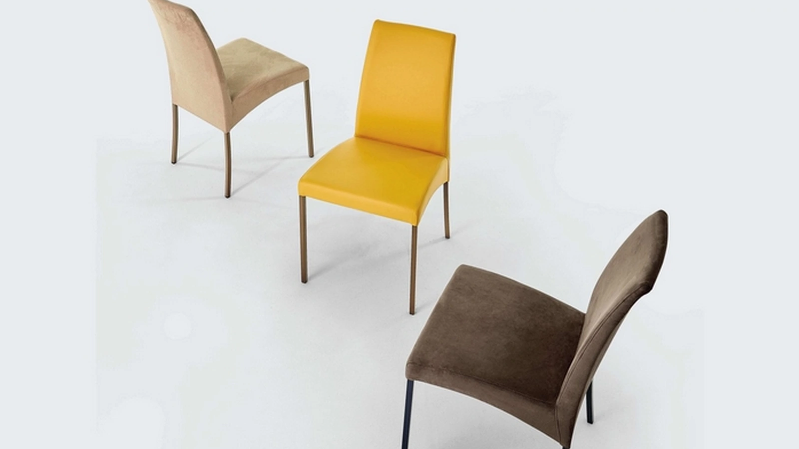 Sedia Elias di Ingenia