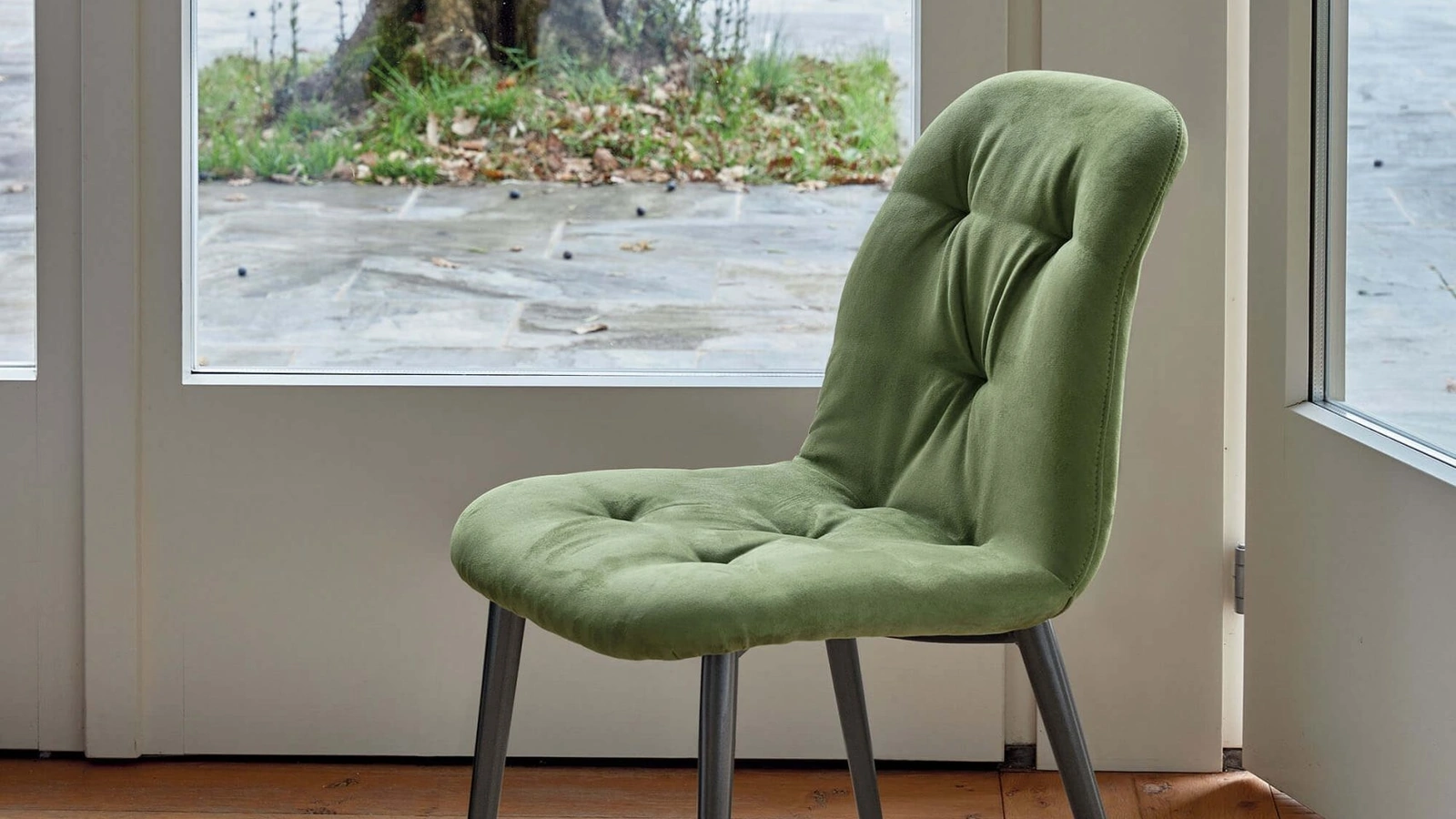 Sedia imbottita in econabuk Spring di Ingenia