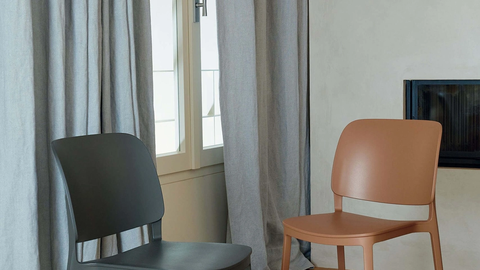 Sedia impilabile Keai di Ingenia