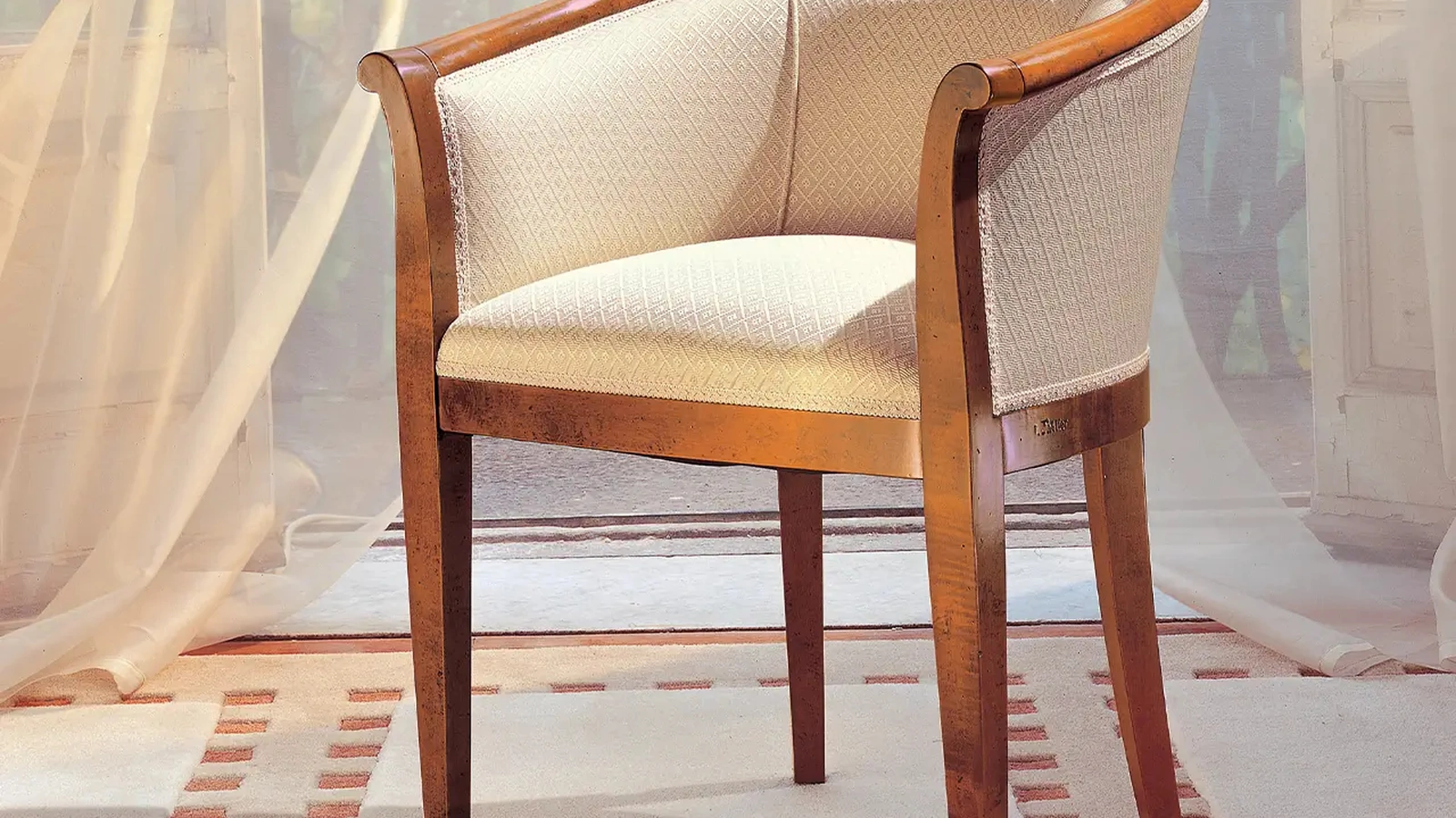 Sedia in tessuto con struttura in legno China di Le Fablier