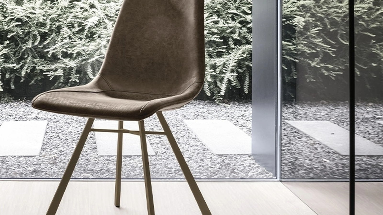 Sedia Maiorca in morbida microfibra effetto velluto di Target Point