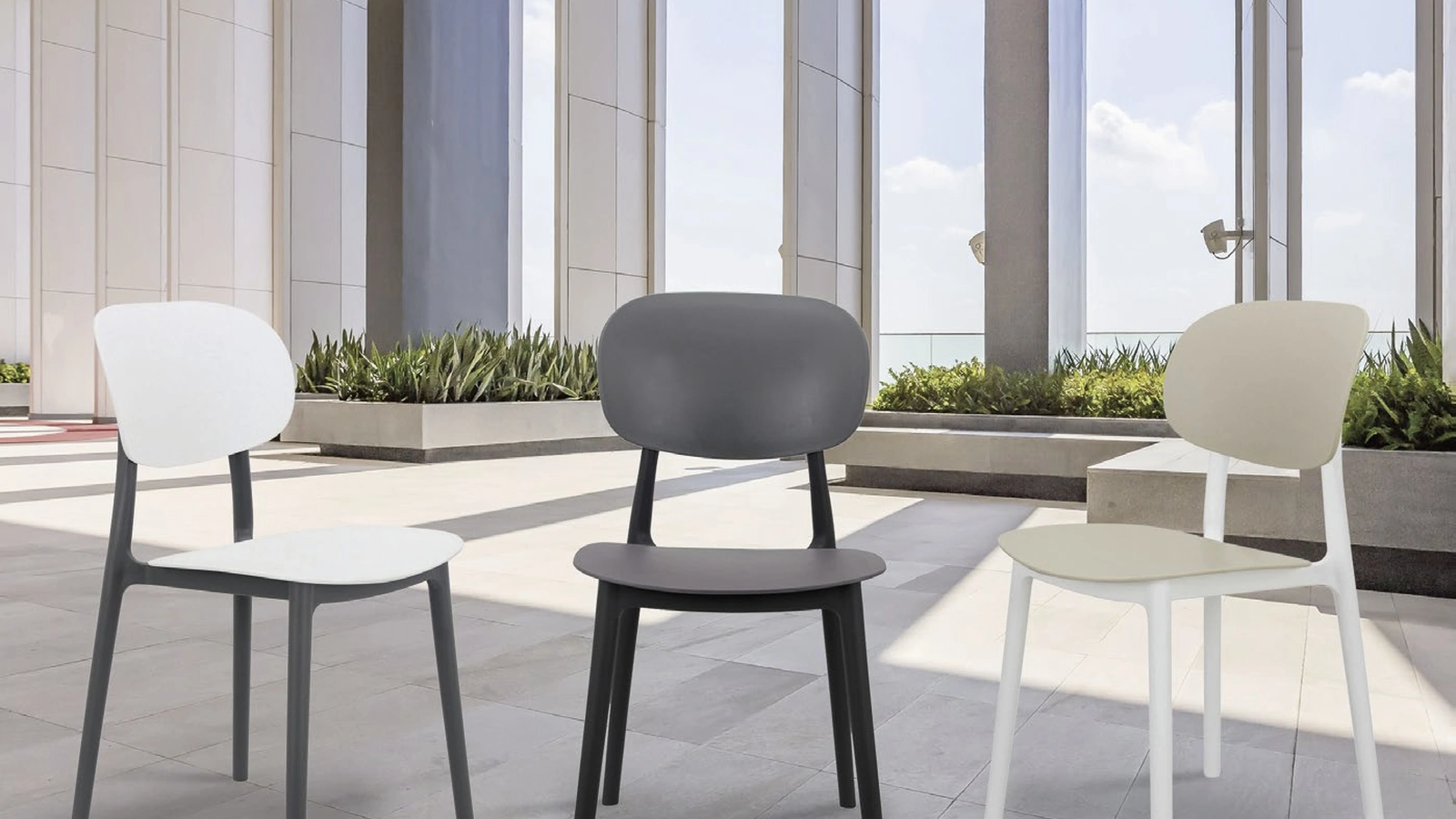 Sedia impilabile Urban Style SD81 in polipropilene di Imba Srl