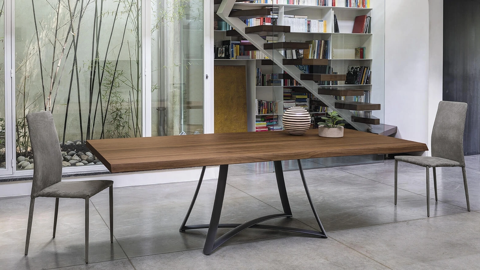 Tavolo Big Bang in legno di Ingenia