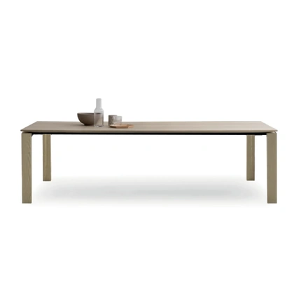 Tavolo Vogue di Devina Nais