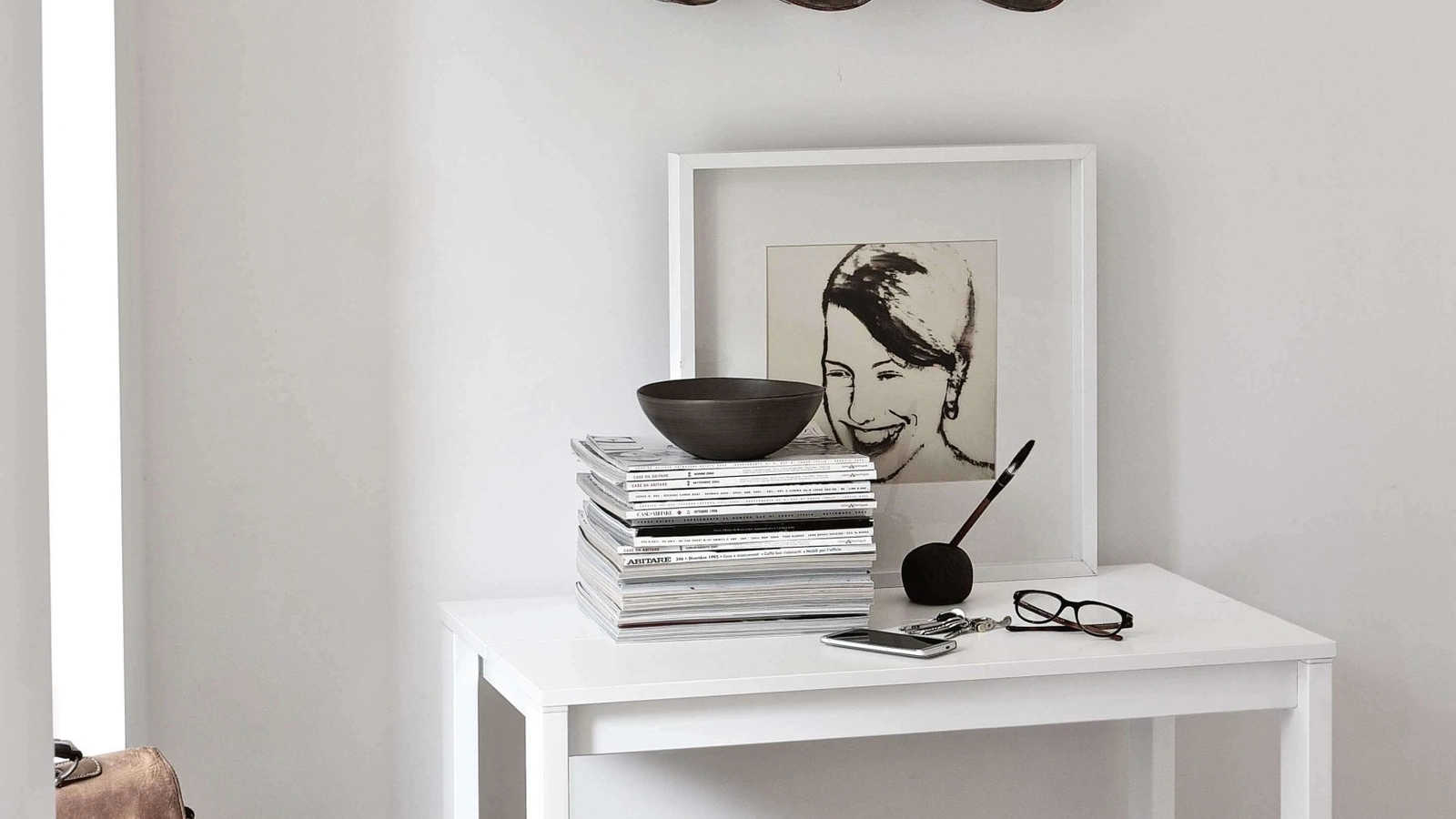 Tavolo consolle Vega Plus con top in melaminico e struttura in acciaio laccato di Ingenia