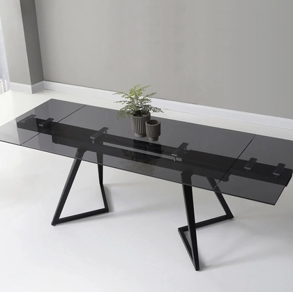 Tavolo allungabile Urban Style SD103 con top in vetro Fumé e base in acciaio di Imba Srl