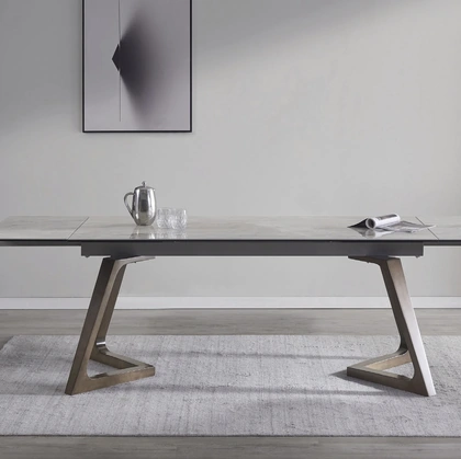 Tavolo allungabile Urban Style SD105 in gres Grigio chiaro lucido e gambe in Noce Canaletto di Imba Srl